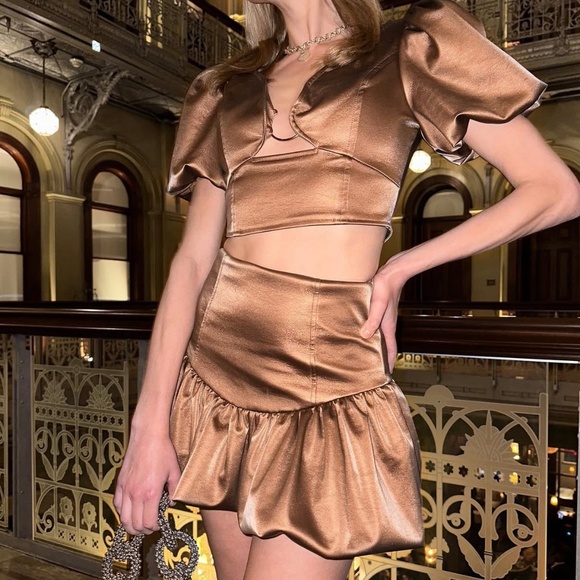 Elliatt - Doris Top and Skirt in Bronze - Picture 2 of 4